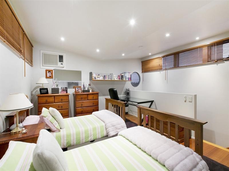 1 Robert Street, Chadstone VIC 3148