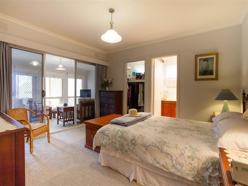 51 Outlook Drive, Dandenong North VIC 3175