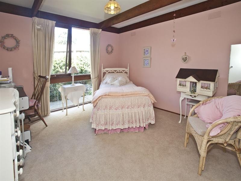 9 Crestmont Drive, Glen Waverley VIC 3150