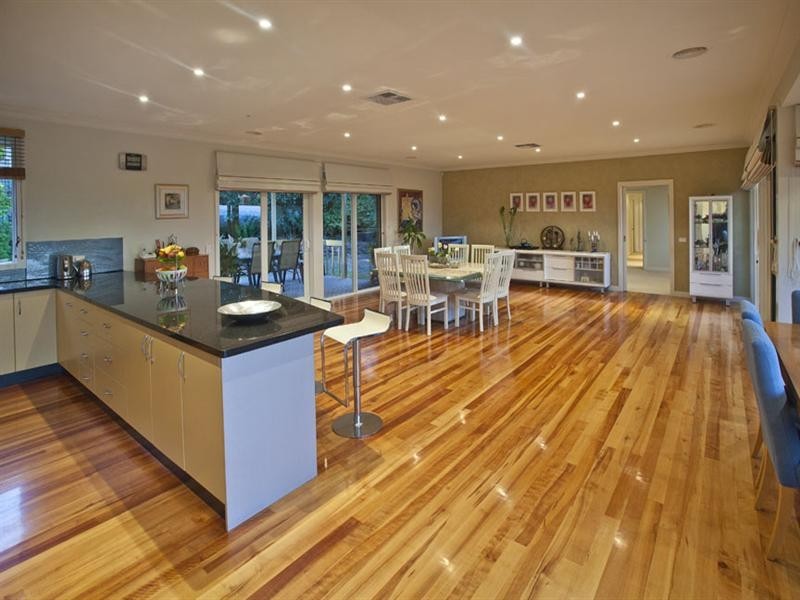 15 Gwingana Crescent, Glen Waverley VIC 3150