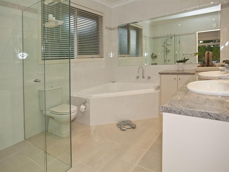 15 Gwingana Crescent, Glen Waverley VIC 3150