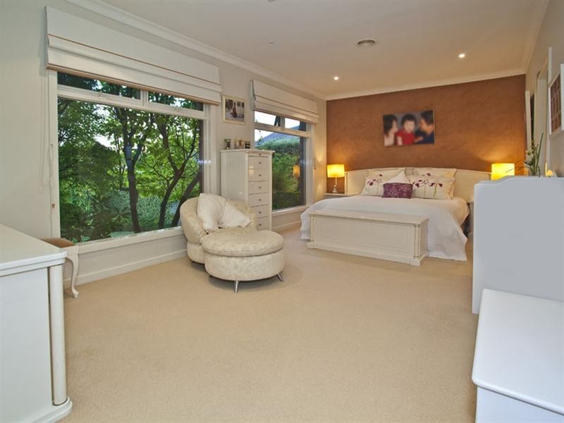 15 Gwingana Crescent, Glen Waverley VIC 3150