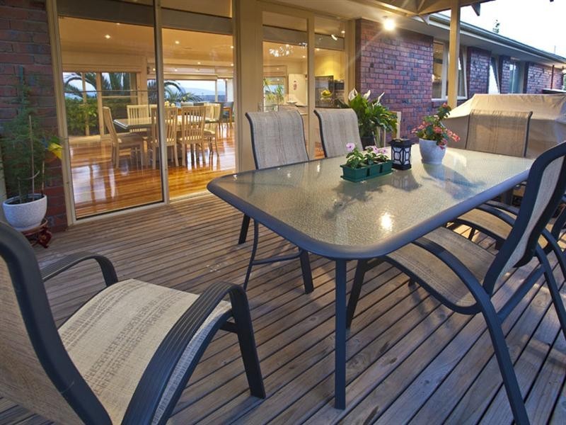 15 Gwingana Crescent, Glen Waverley VIC 3150