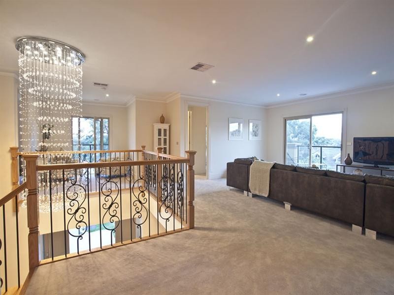 36 Kennedy Street, Glen Waverley VIC 3150