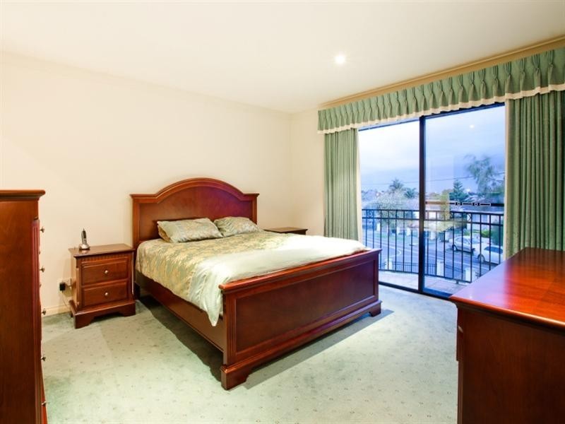 28 Seaview Crescent, Mulgrave VIC 3170