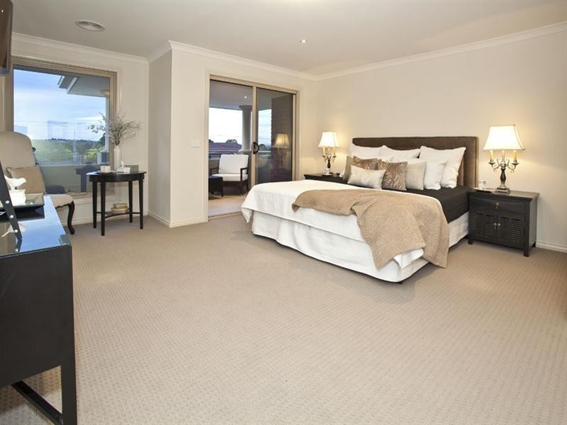 36 Golden Grove, Glen Waverley VIC 3150