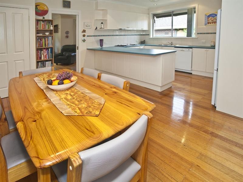 13 Merrick Crescent, Glen Waverley VIC 3150