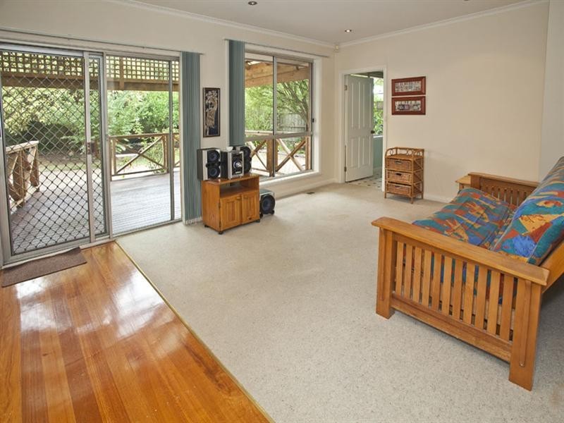 13 Merrick Crescent, Glen Waverley VIC 3150