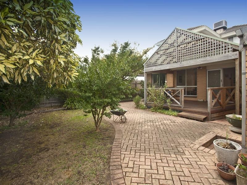 13 Merrick Crescent, Glen Waverley VIC 3150