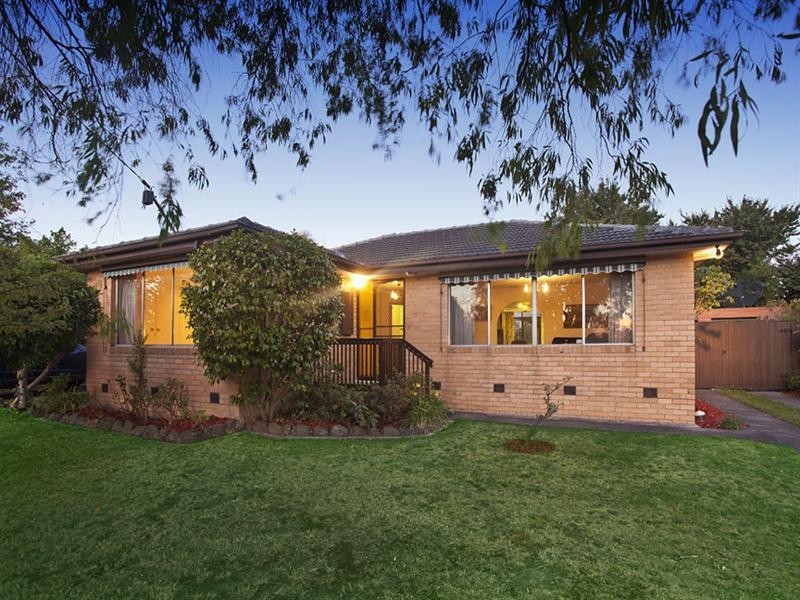 65 Winmalee Drive, Glen Waverley VIC 3150