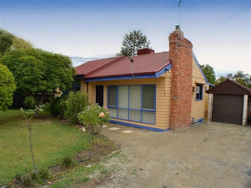 37 Eothen Lane, Kilsyth VIC 3137