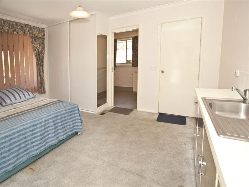 6 Bingley Avenue, Notting Hill VIC 3168