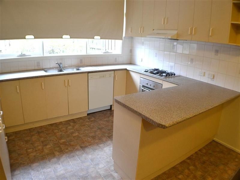 881 High Street Road, Glen Waverley VIC 3150