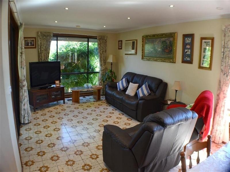 33 Bradstreet Road, Mount Waverley VIC 3149