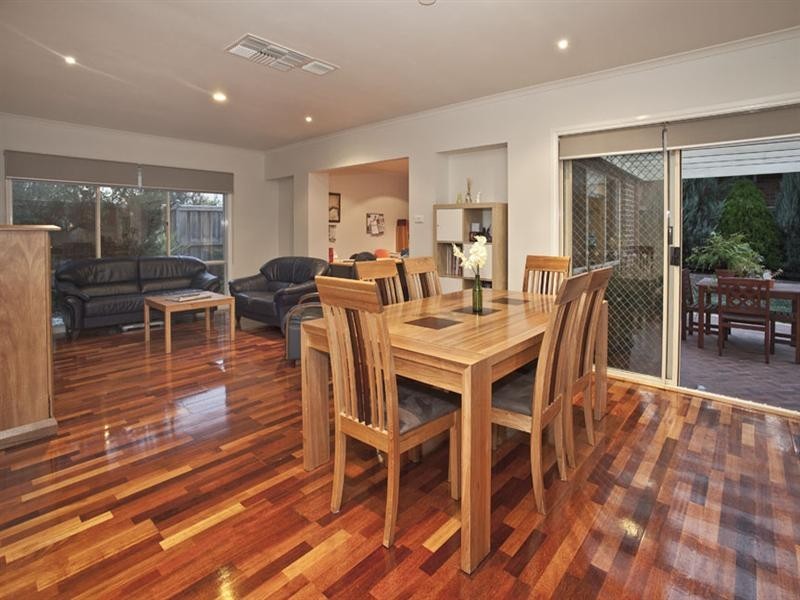 2 The Grove, Glen Waverley VIC 3150