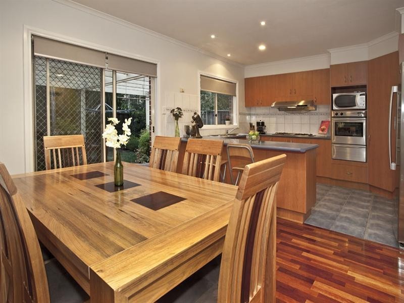 2 The Grove, Glen Waverley VIC 3150