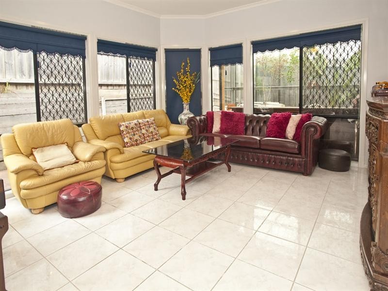 28 Georgette Crescent, Endeavour Hills VIC 3802