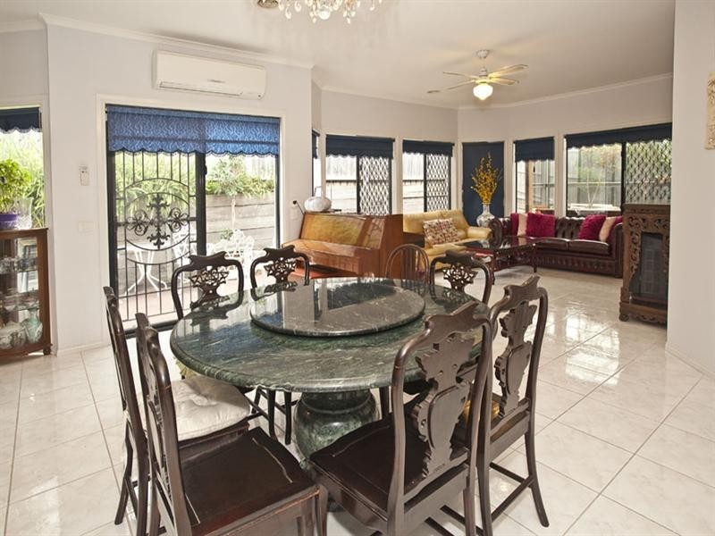 28 Georgette Crescent, Endeavour Hills VIC 3802