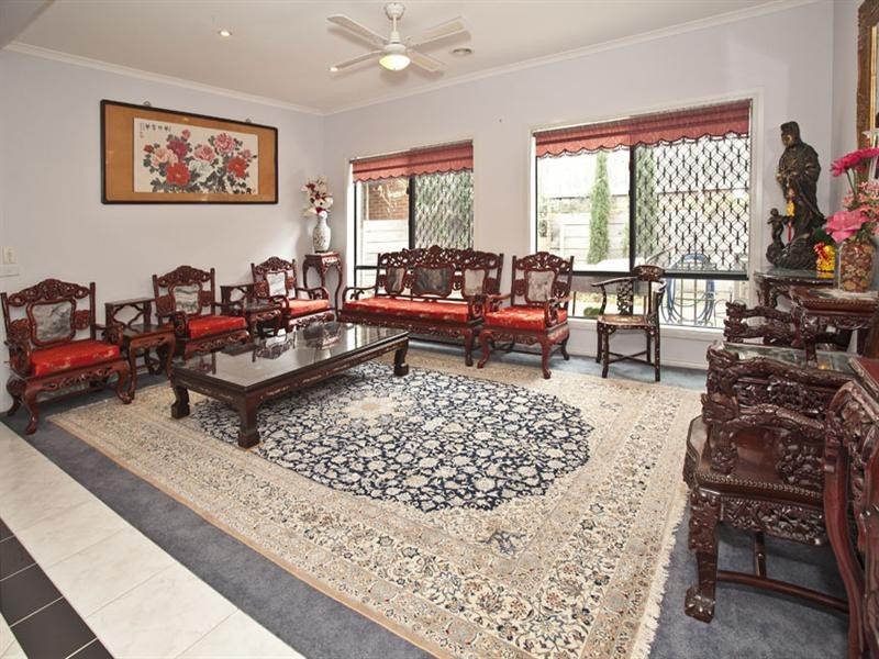 28 Georgette Crescent, Endeavour Hills VIC 3802