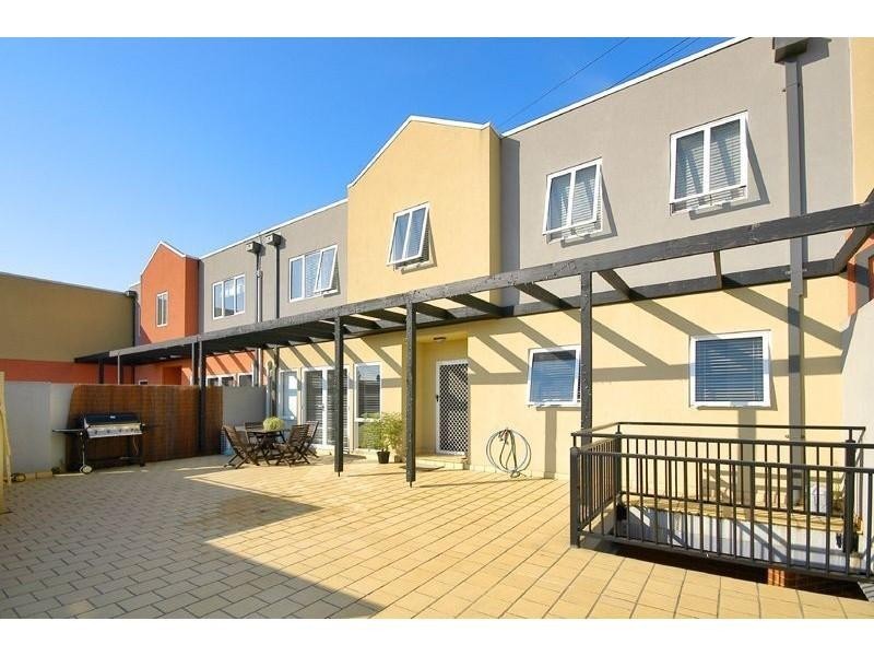 4/24 Tulloch Grove, Glen Waverley VIC 3150
