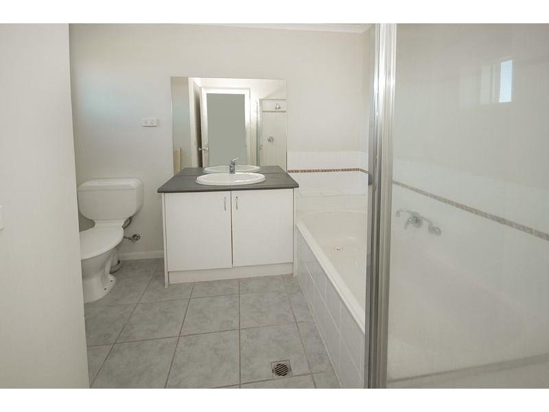 4/24 Tulloch Grove, Glen Waverley VIC 3150