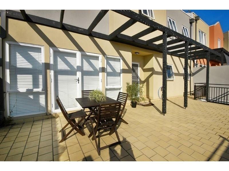 4/24 Tulloch Grove, Glen Waverley VIC 3150