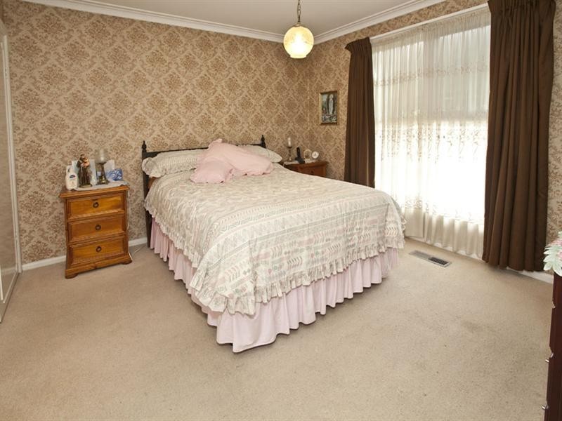 9 Crocus Crescent, Glen Waverley VIC 3150