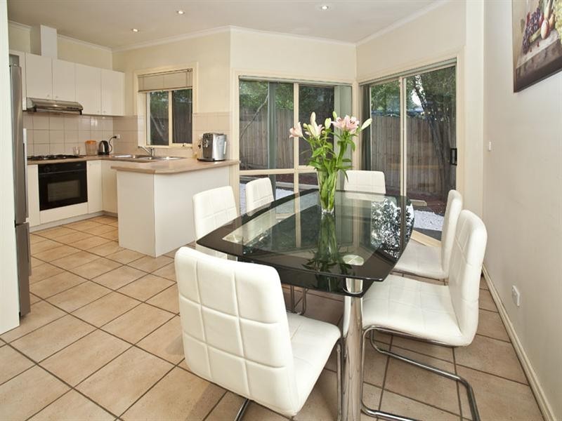 24 Aurisch Avenue, Glen Waverley VIC 3150