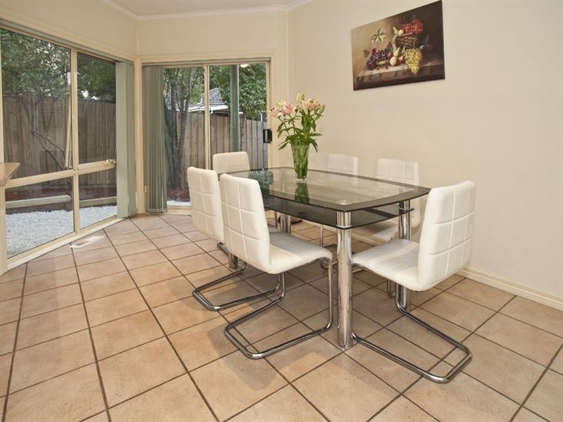 24 Aurisch Avenue, Glen Waverley VIC 3150