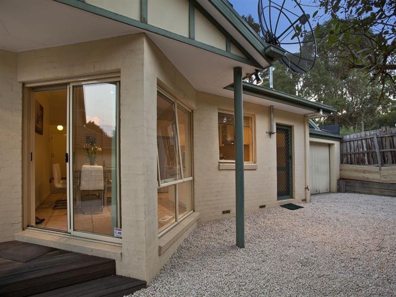 24 Aurisch Avenue, Glen Waverley VIC 3150