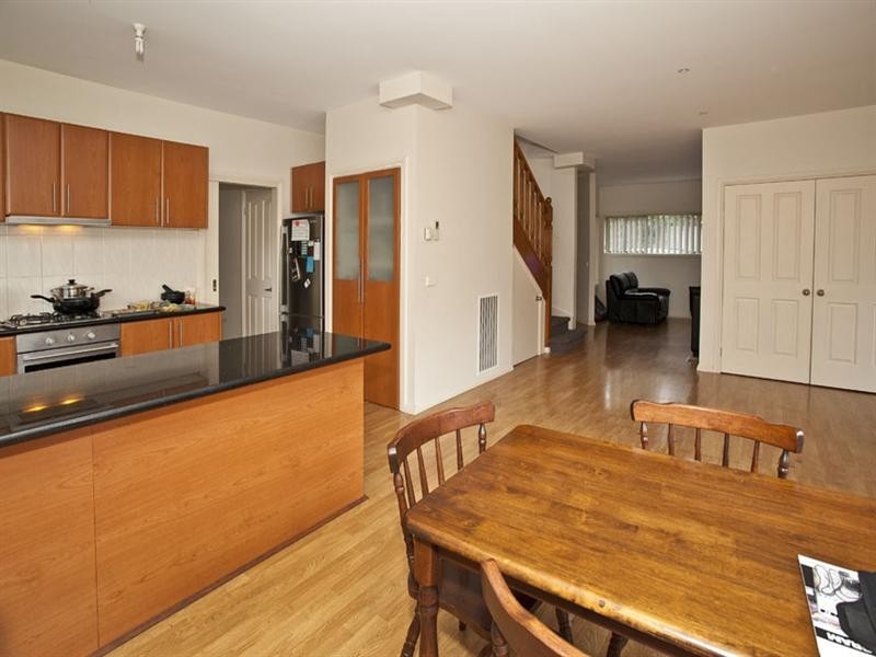 2/10 Leonard Street, Ashwood VIC 3147