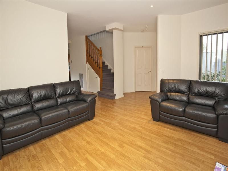 2/10 Leonard Street, Ashwood VIC 3147