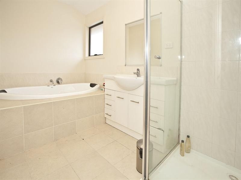 2/10 Leonard Street, Ashwood VIC 3147