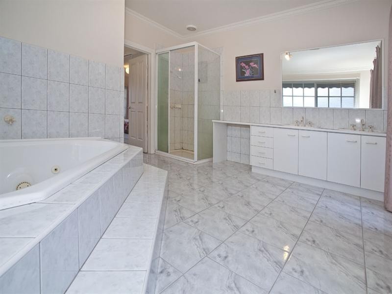 131 Hawthorn Road, Forest Hill VIC 3131