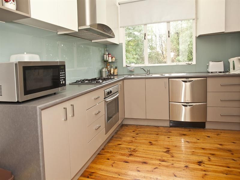 11 Woonah Street, Chadstone VIC 3148