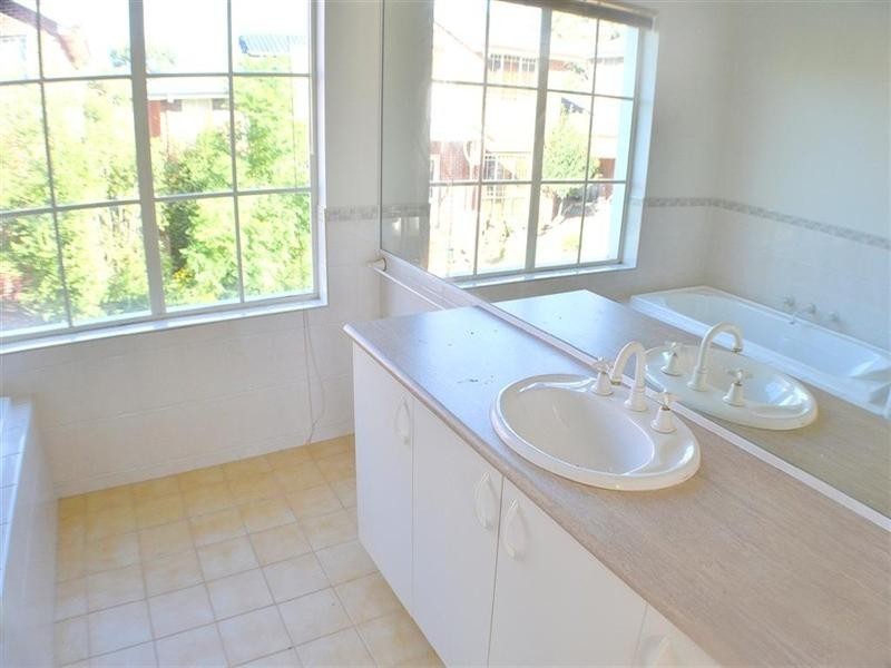 16 Morawa Drive, Mulgrave VIC 3170