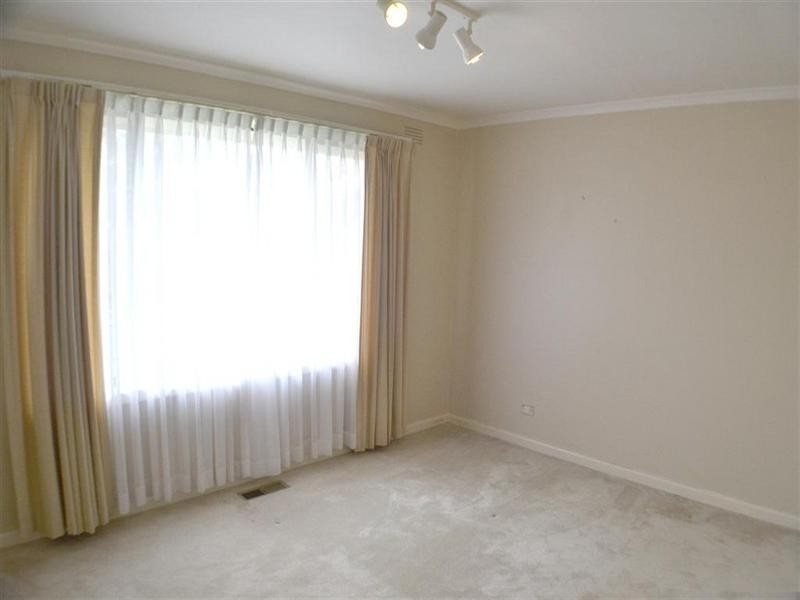 31 Belmont Road, Glen Waverley VIC 3150