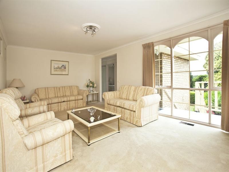 5 Pineview Close, Wheelers Hill VIC 3150