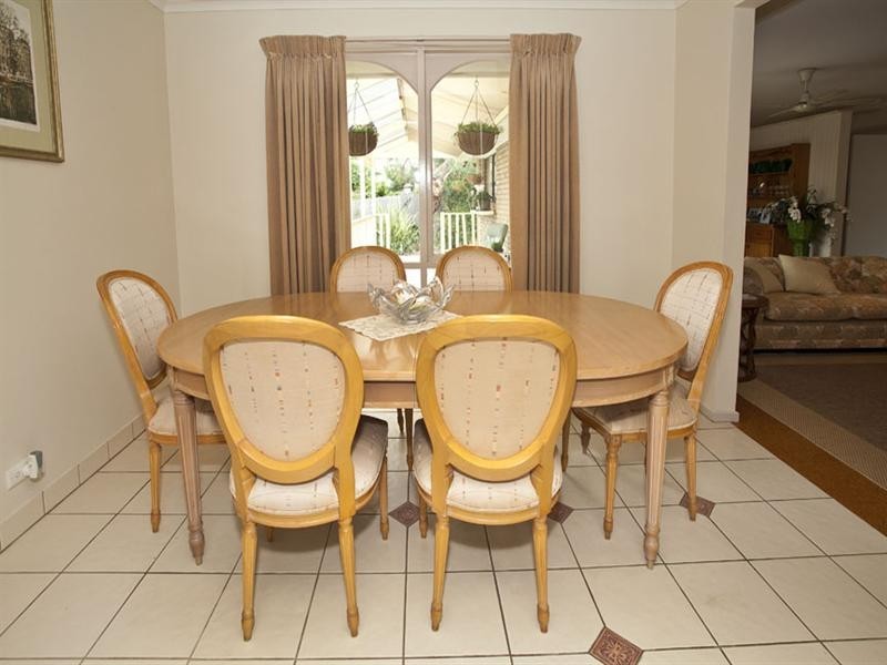 5 Pineview Close, Wheelers Hill VIC 3150