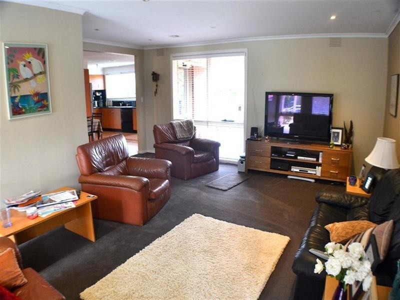 17 Brennan Drive, Wantirna South VIC 3152