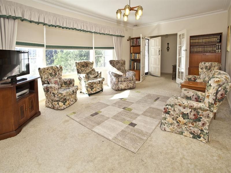 43 Grantley Drive, Glen Waverley VIC 3150