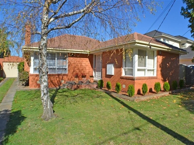 8 Manooka Street, Burwood East VIC 3151