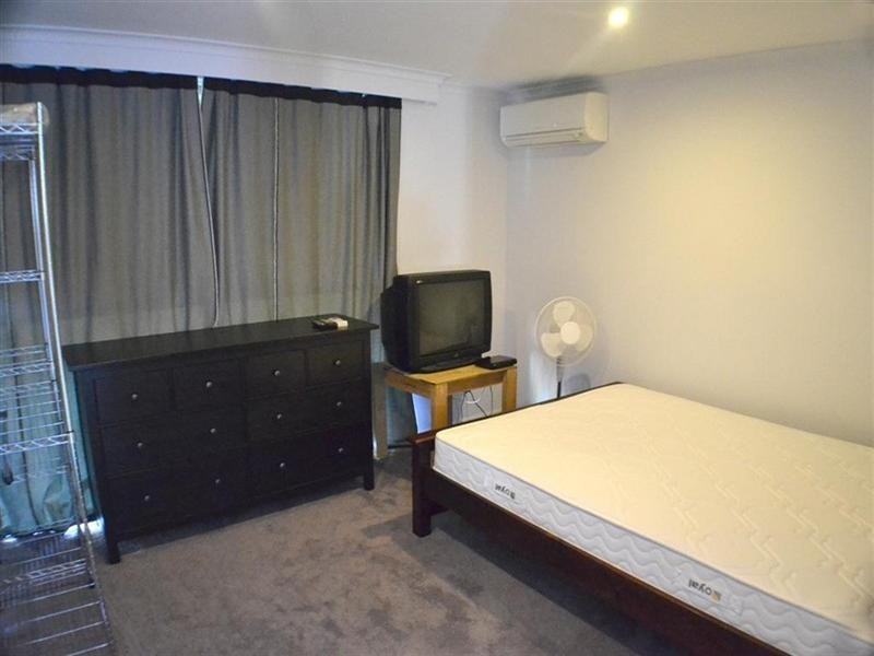 1/10 Westerfield Drive, Notting Hill VIC 3168