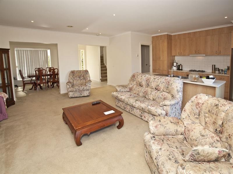 89 Sovereign Manors Crescent, Rowville VIC 3178