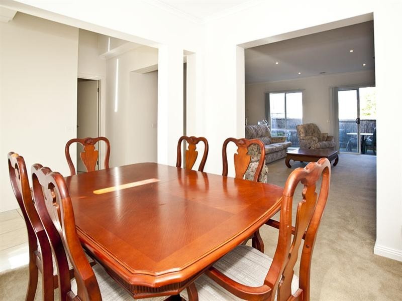 89 Sovereign Manors Crescent, Rowville VIC 3178