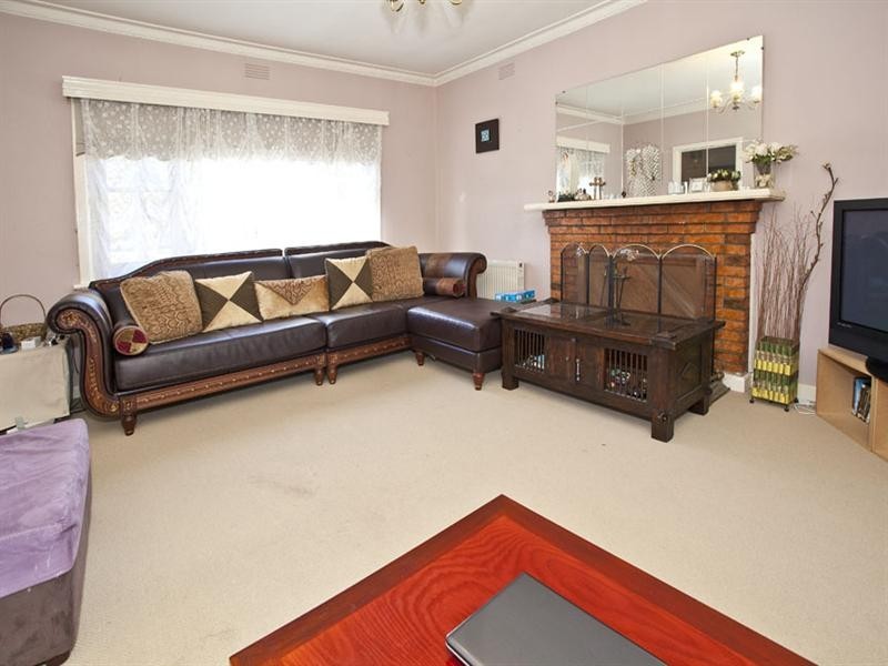 27 Mount Street, Glen Waverley VIC 3150