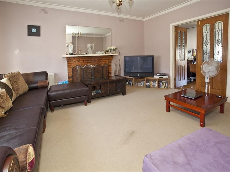 27 Mount Street, Glen Waverley VIC 3150