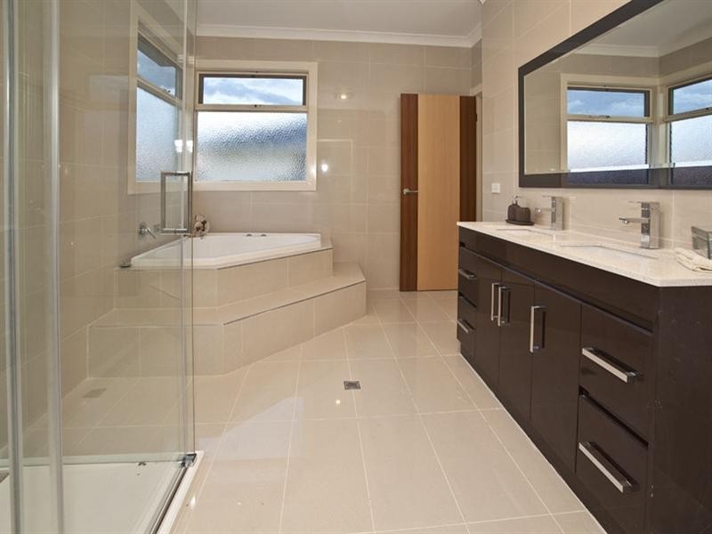 21 Grace Park Avenue, Springvale VIC 3171