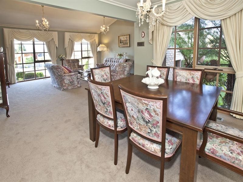 6 Moonstone Court, Wheelers Hill VIC 3150