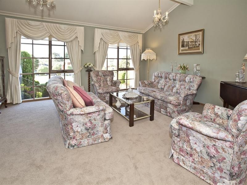 6 Moonstone Court, Wheelers Hill VIC 3150